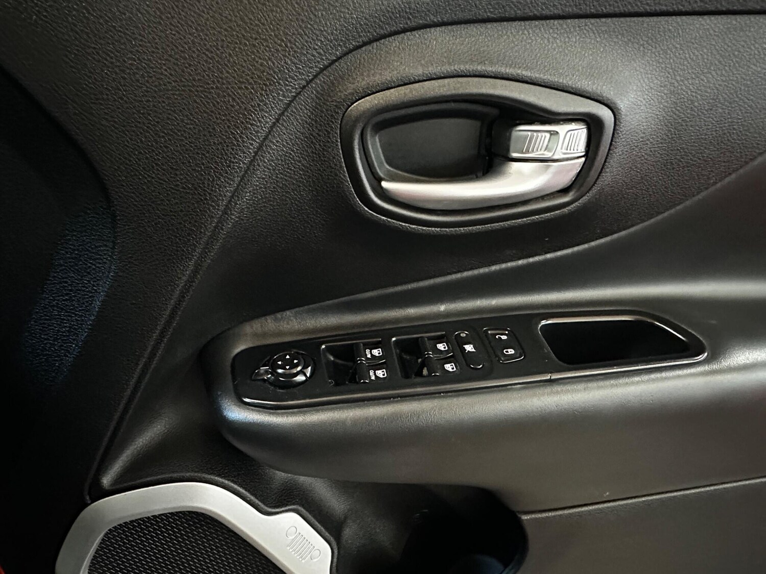 Used Jeep Renegade 2017 for sale - 78157291: Photo 27