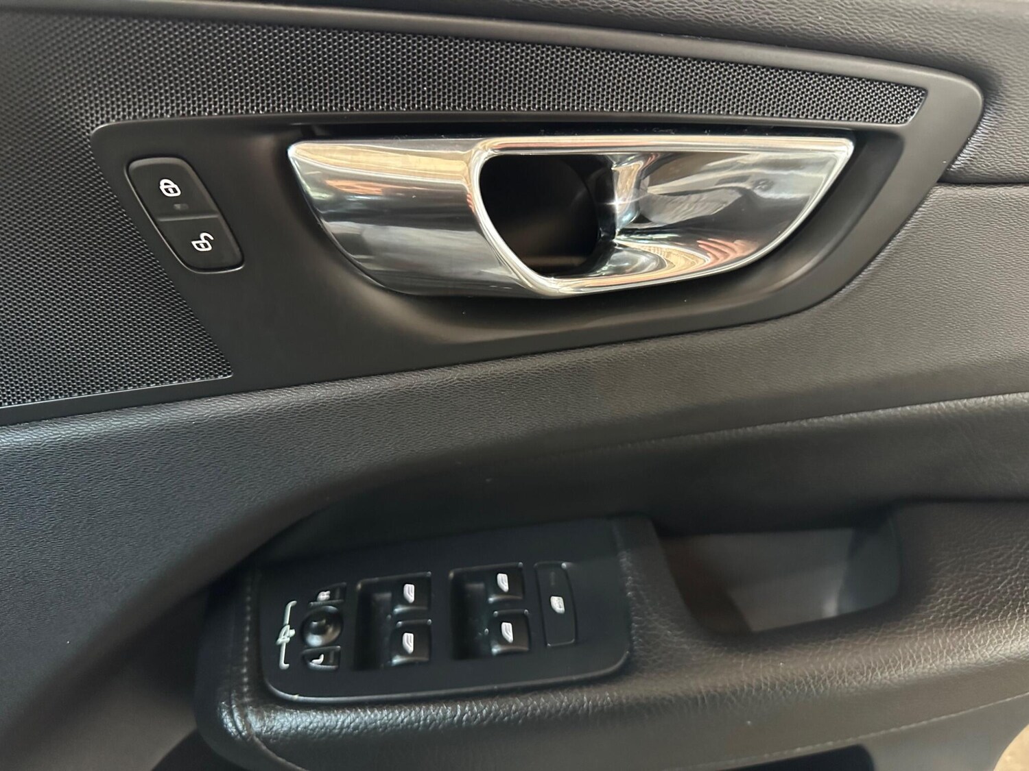 Used Volvo XC60 for sale - 77825309: Photo 25