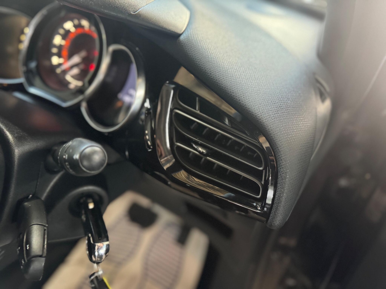 Used Citroen DS3 2015 for sale - 76658608: Photo 34