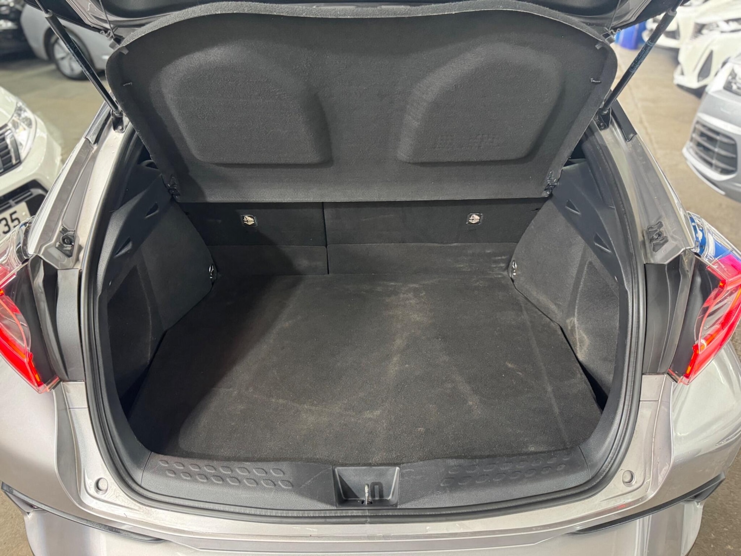 Used Toyota C-HR 2018 for sale - 76175056: Photo 25