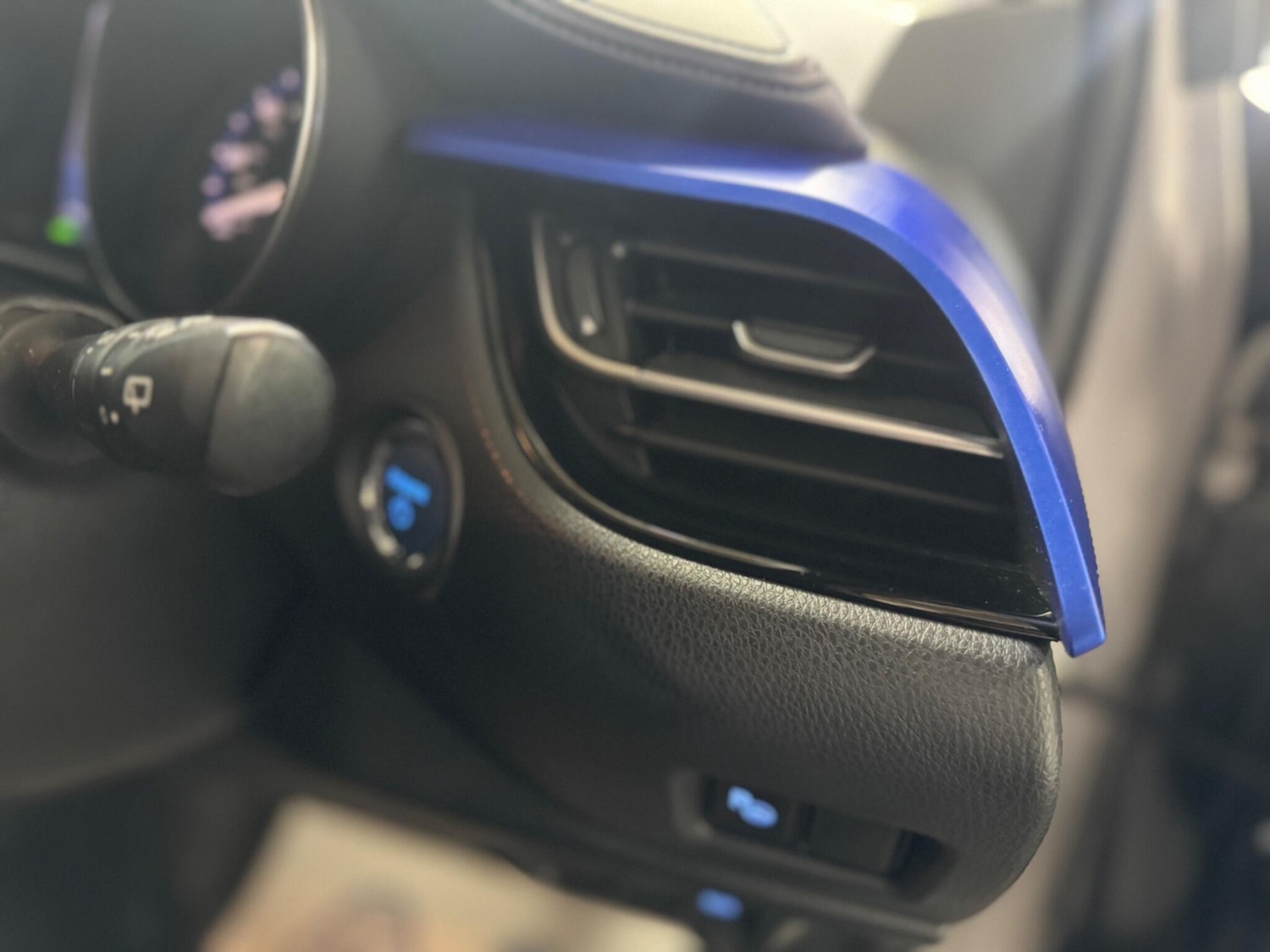 Used Toyota C-HR 2018 for sale - 76175056: Photo 35