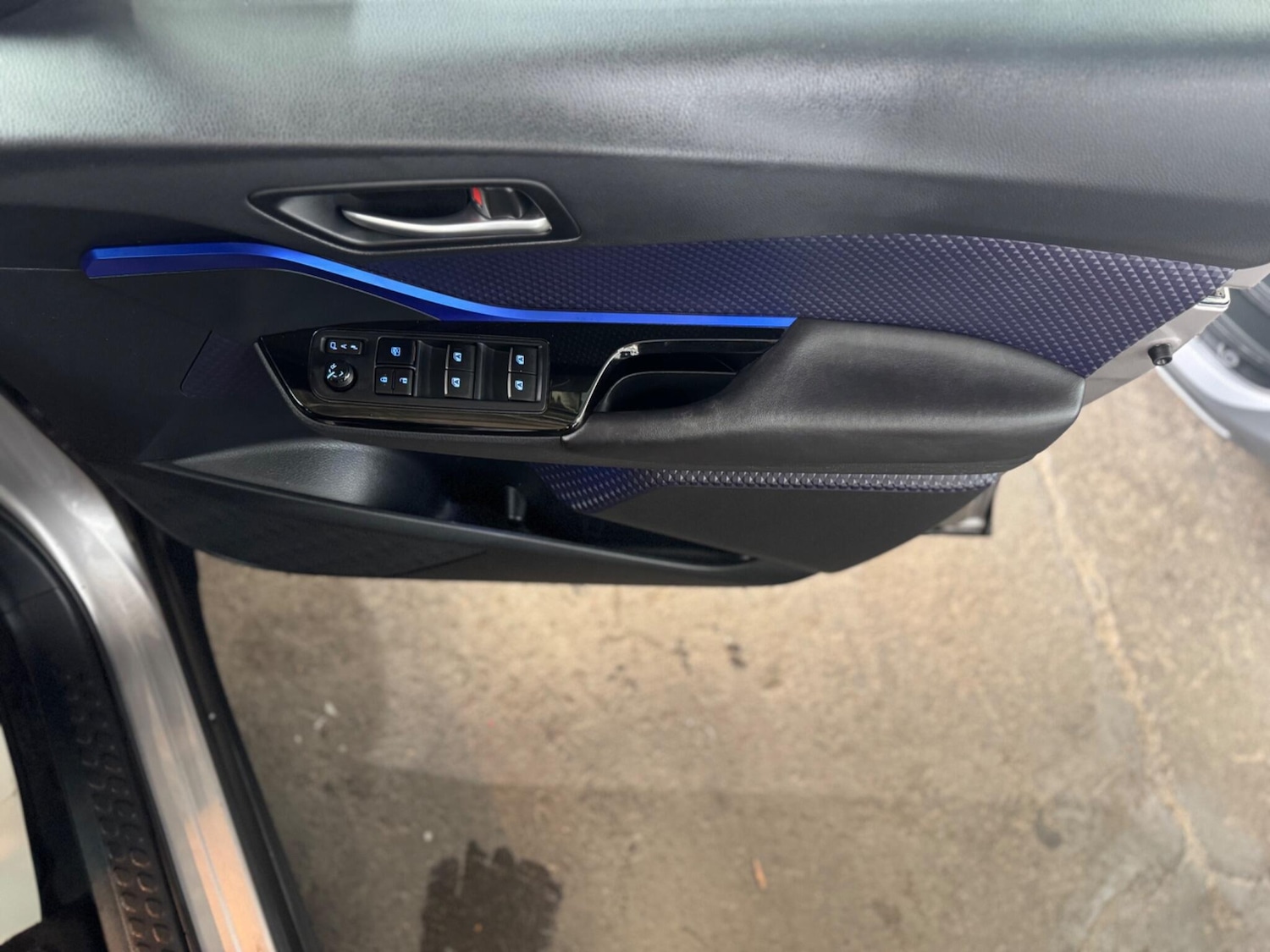 Used Toyota C-HR 2018 for sale - 76175056: Photo 36