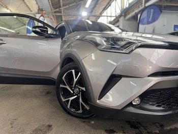 Used Toyota C-HR 2018 for sale - 76175056: Photo