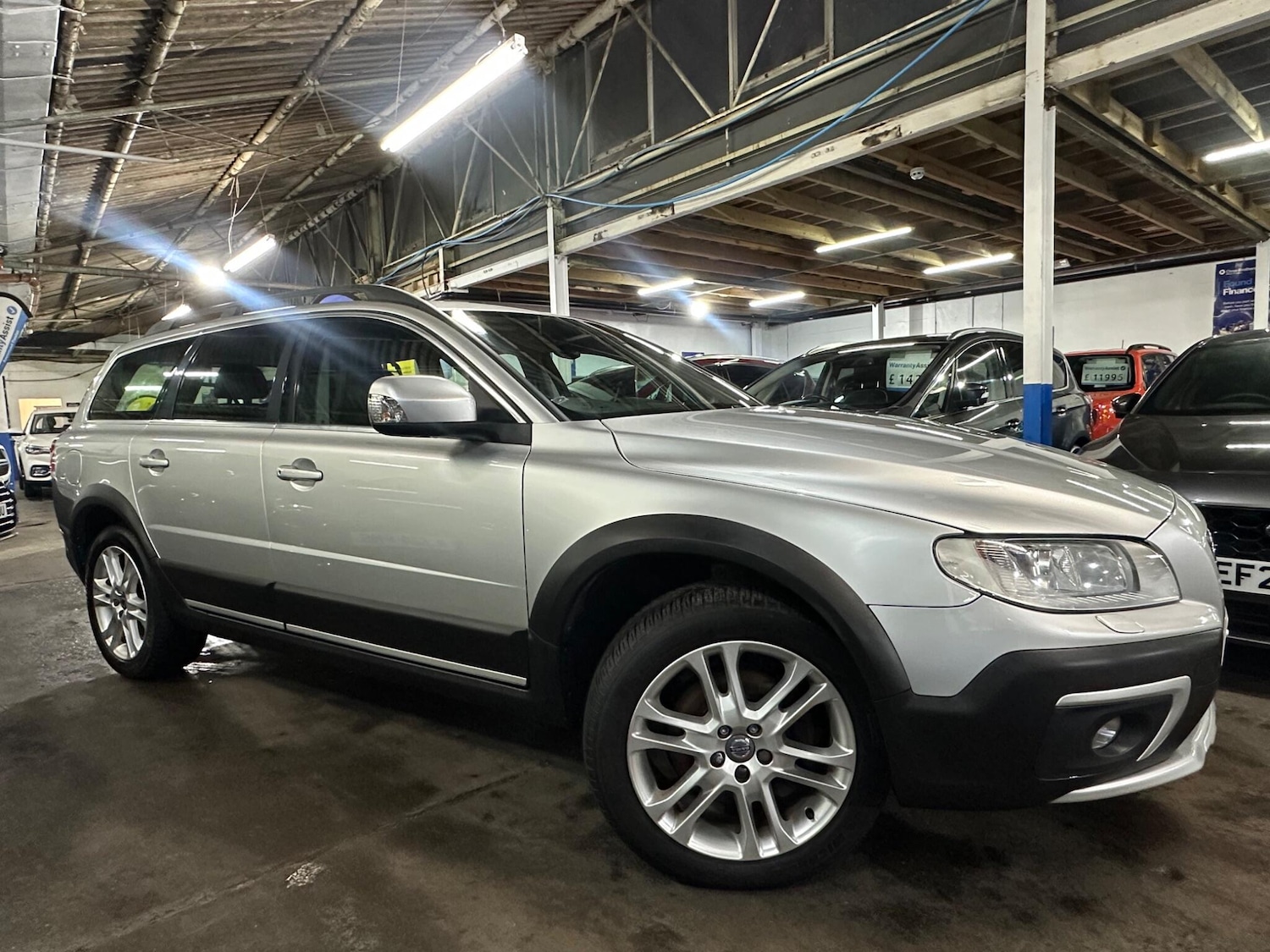 Used Volvo XC70 2015 for sale - 77290963: Photo 15