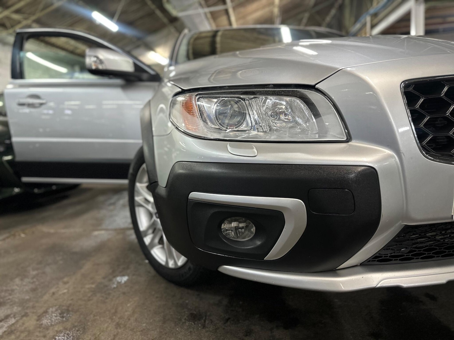 Used Volvo XC70 2015 for sale - 77290963: Photo 16