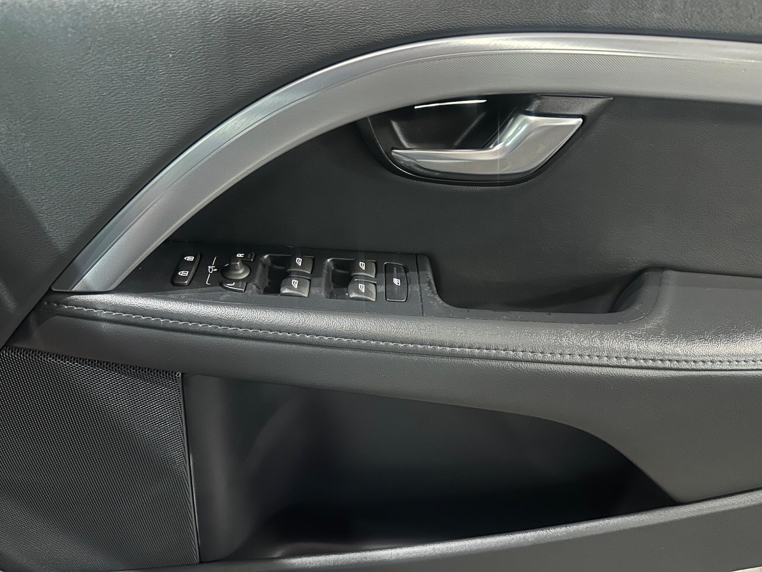 Used Volvo XC70 2015 for sale - 77290963: Photo 33