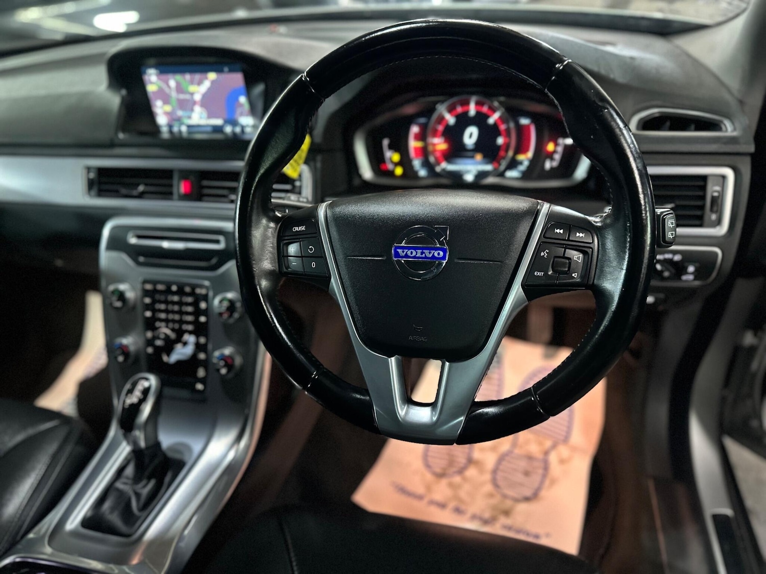 Used Volvo XC70 2015 for sale - 77290963: Photo 4