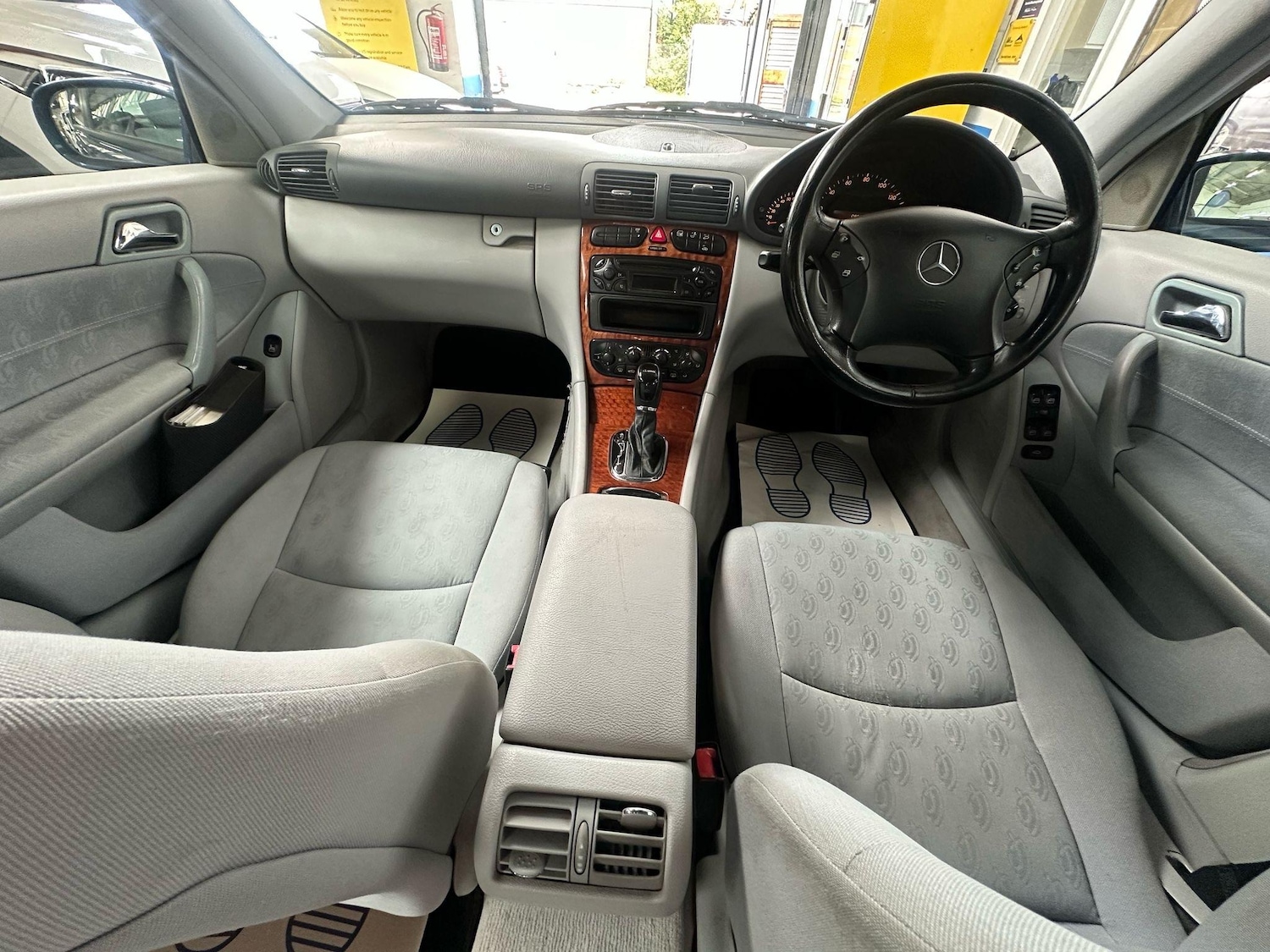 Mercedes-Benz C-Class (03) - 1.8 C180 Kompressor Classic SE 4dr - Image 14