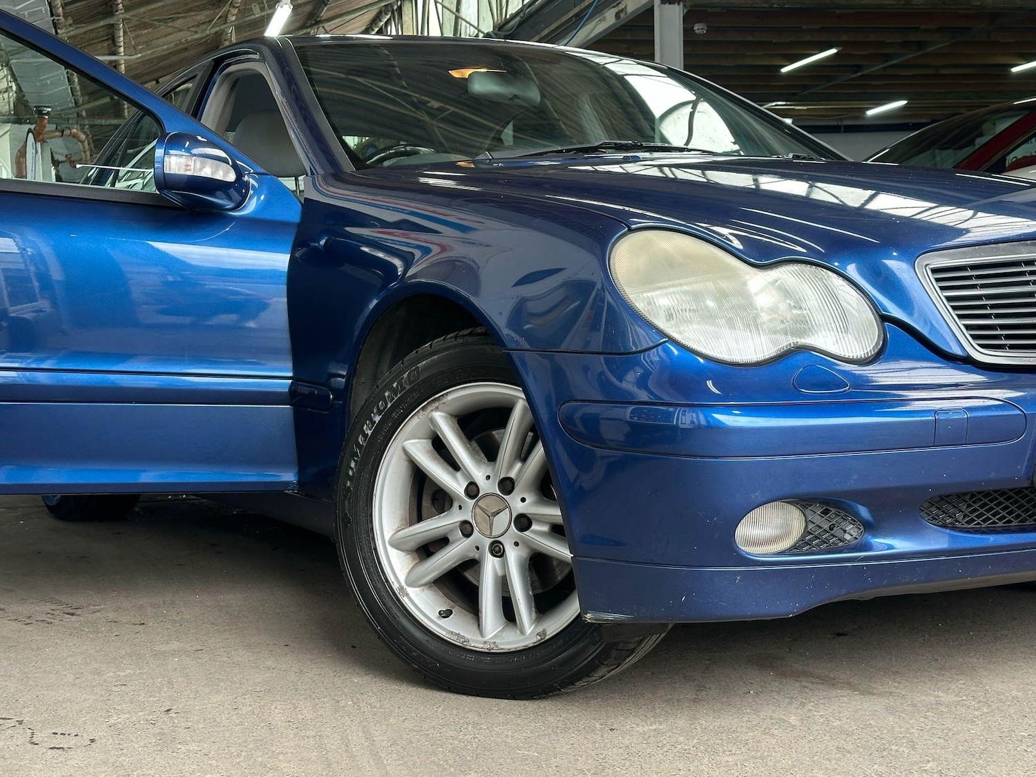 Mercedes-Benz C-Class (03) - 1.8 C180 Kompressor Classic SE 4dr - Image 2