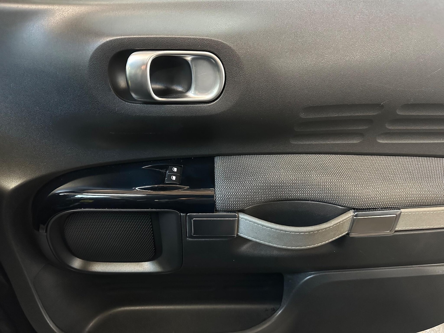 Used Citroen C4 Cactus 2017 for sale - 77119601: Photo 24