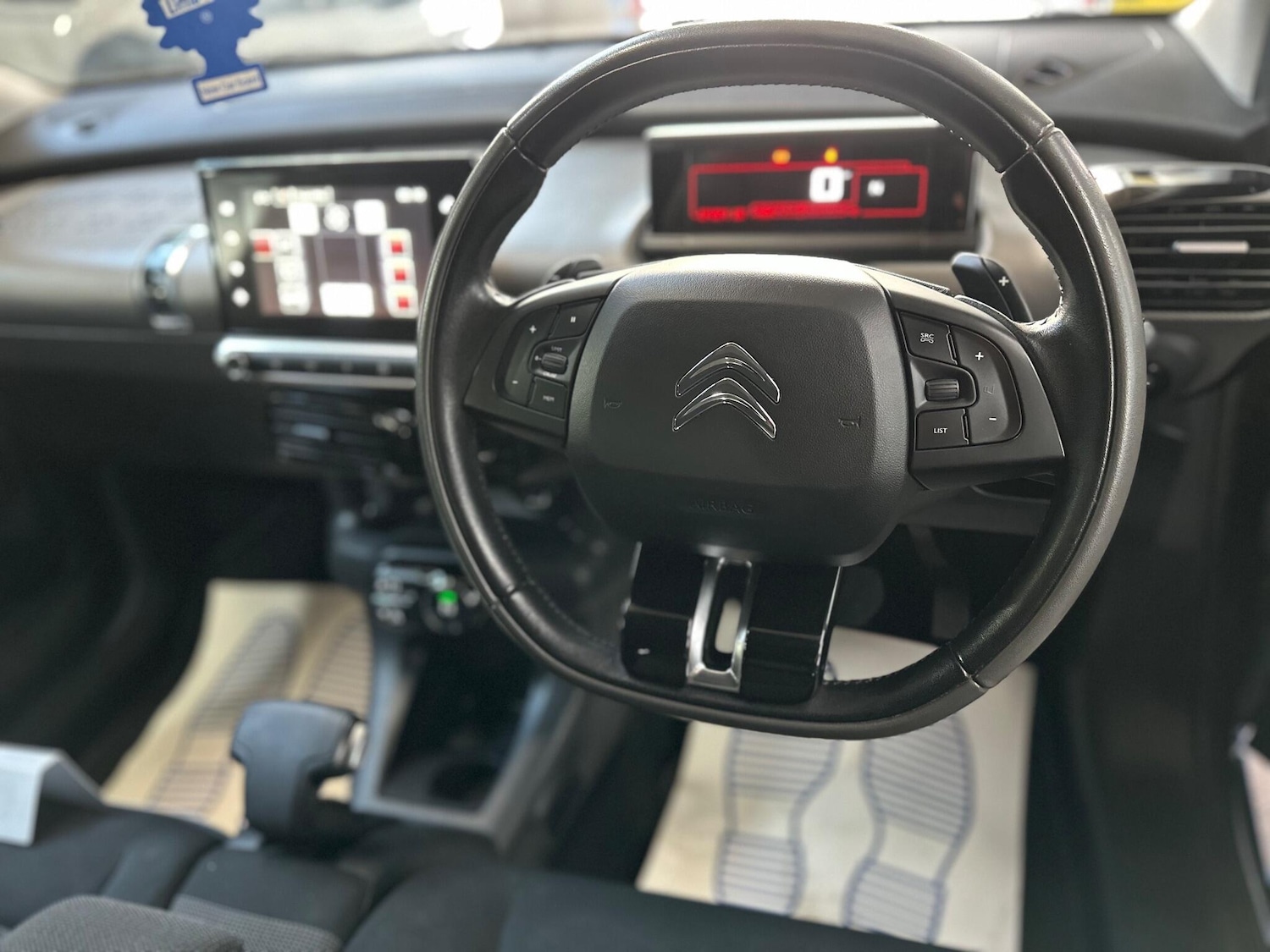 Used Citroen C4 Cactus 2017 for sale - 77119601: Photo 3