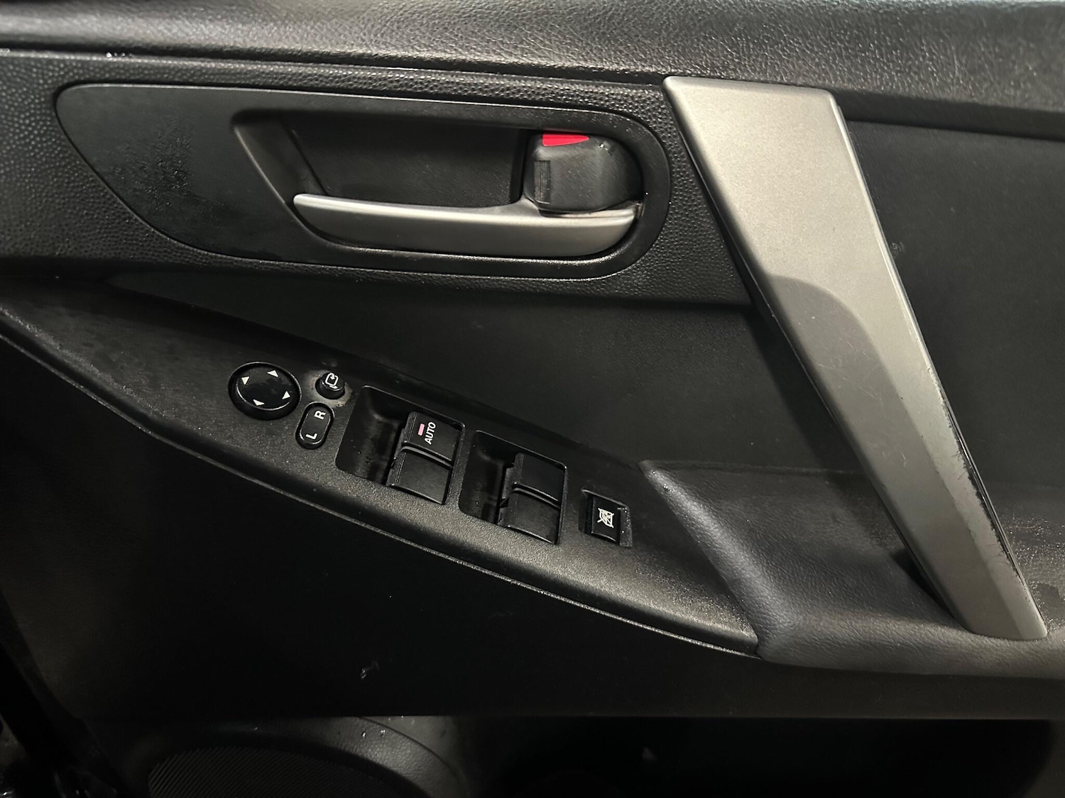 Used Mazda Mazda3 2011 for sale - 76991844: Photo 23