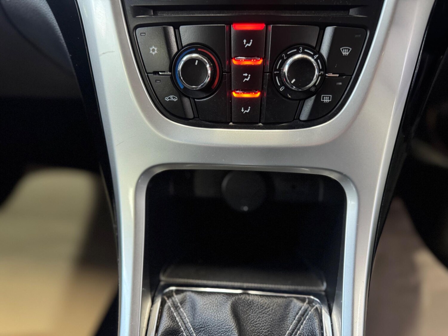 Used Vauxhall Astra 2011 for sale - 78058328: Photo 31