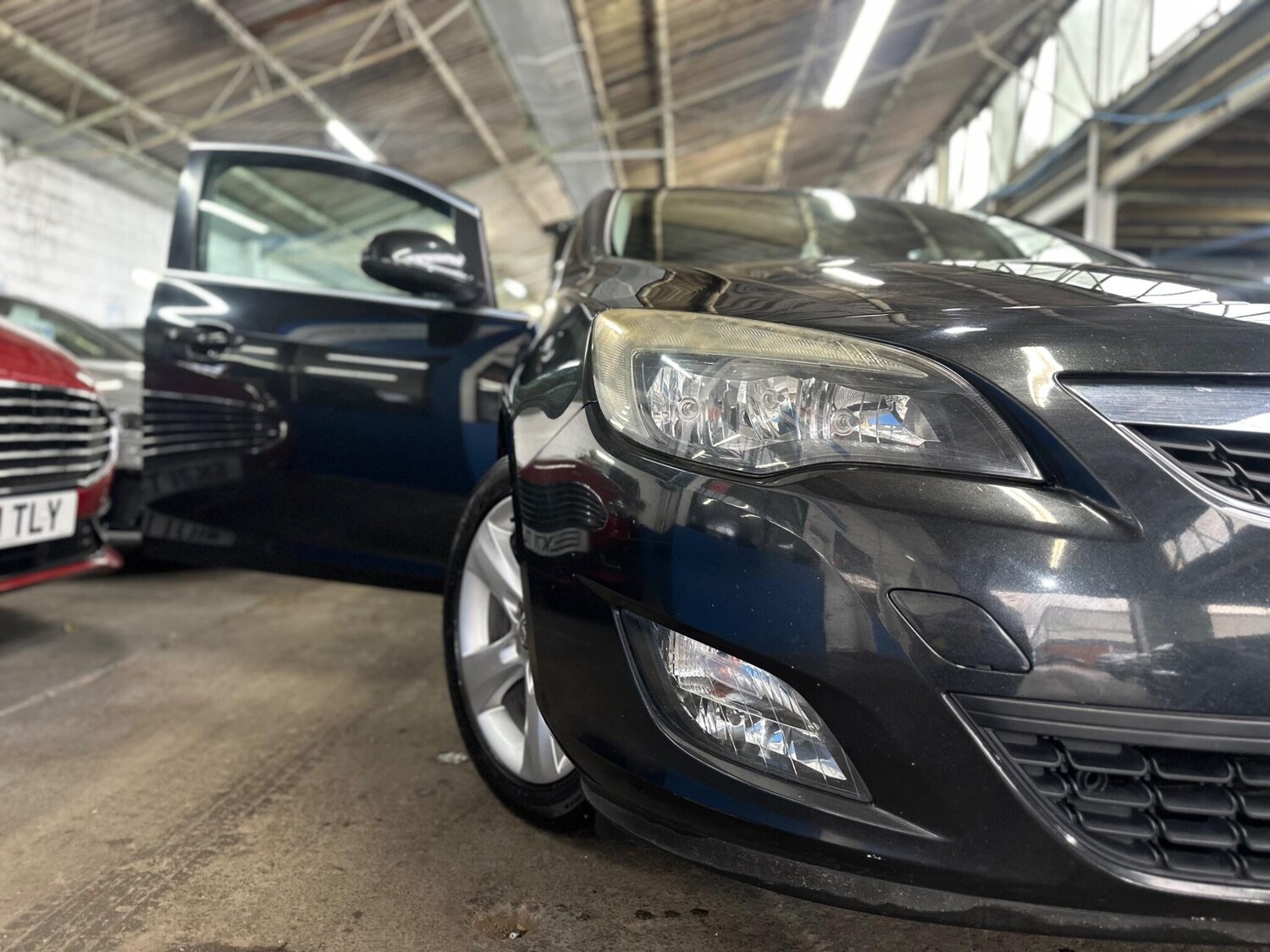 Used Vauxhall Astra for sale - 77808789: Photo 3