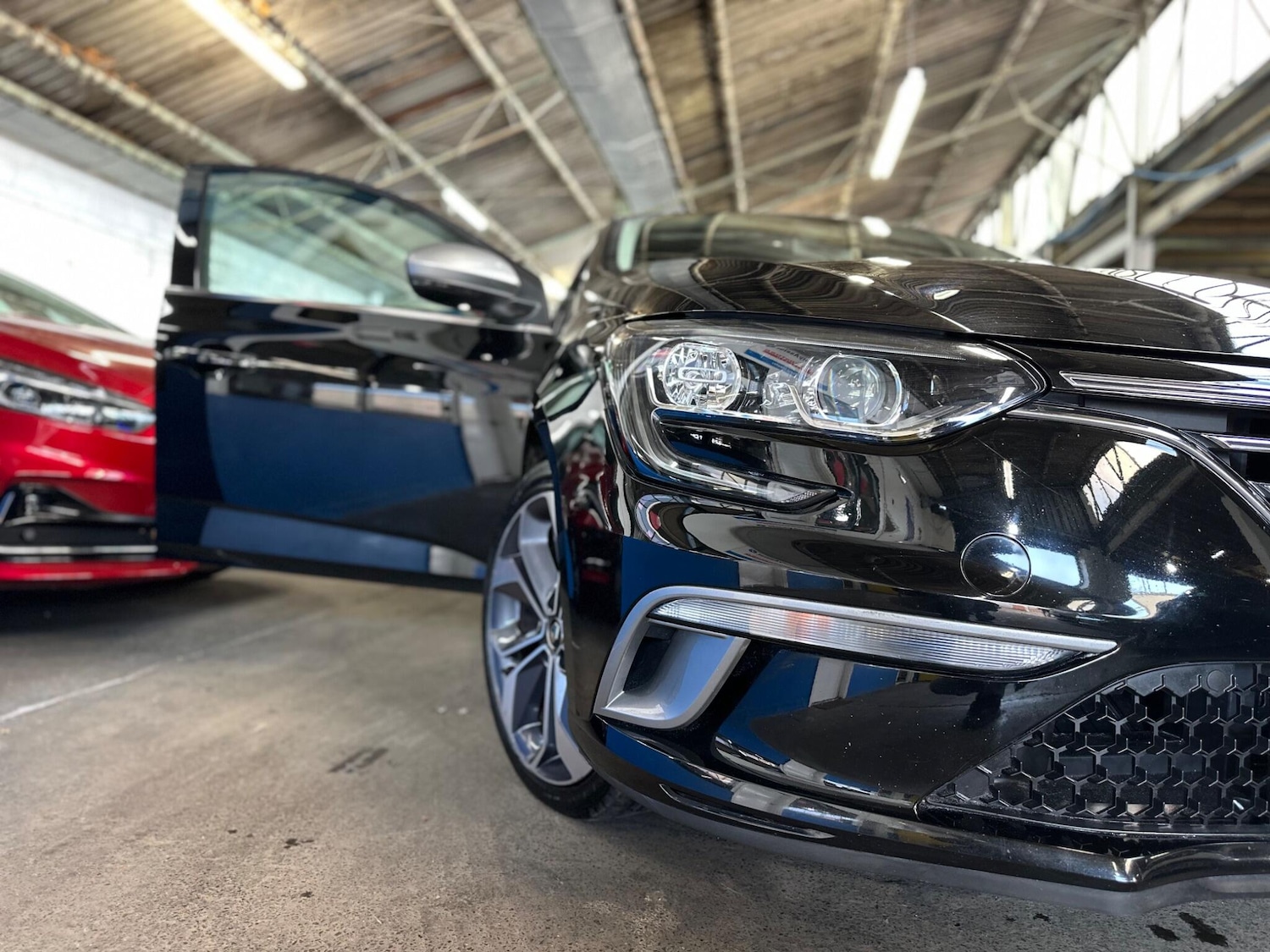 Used Renault Megane 2018 for sale - 77838509: Photo 3