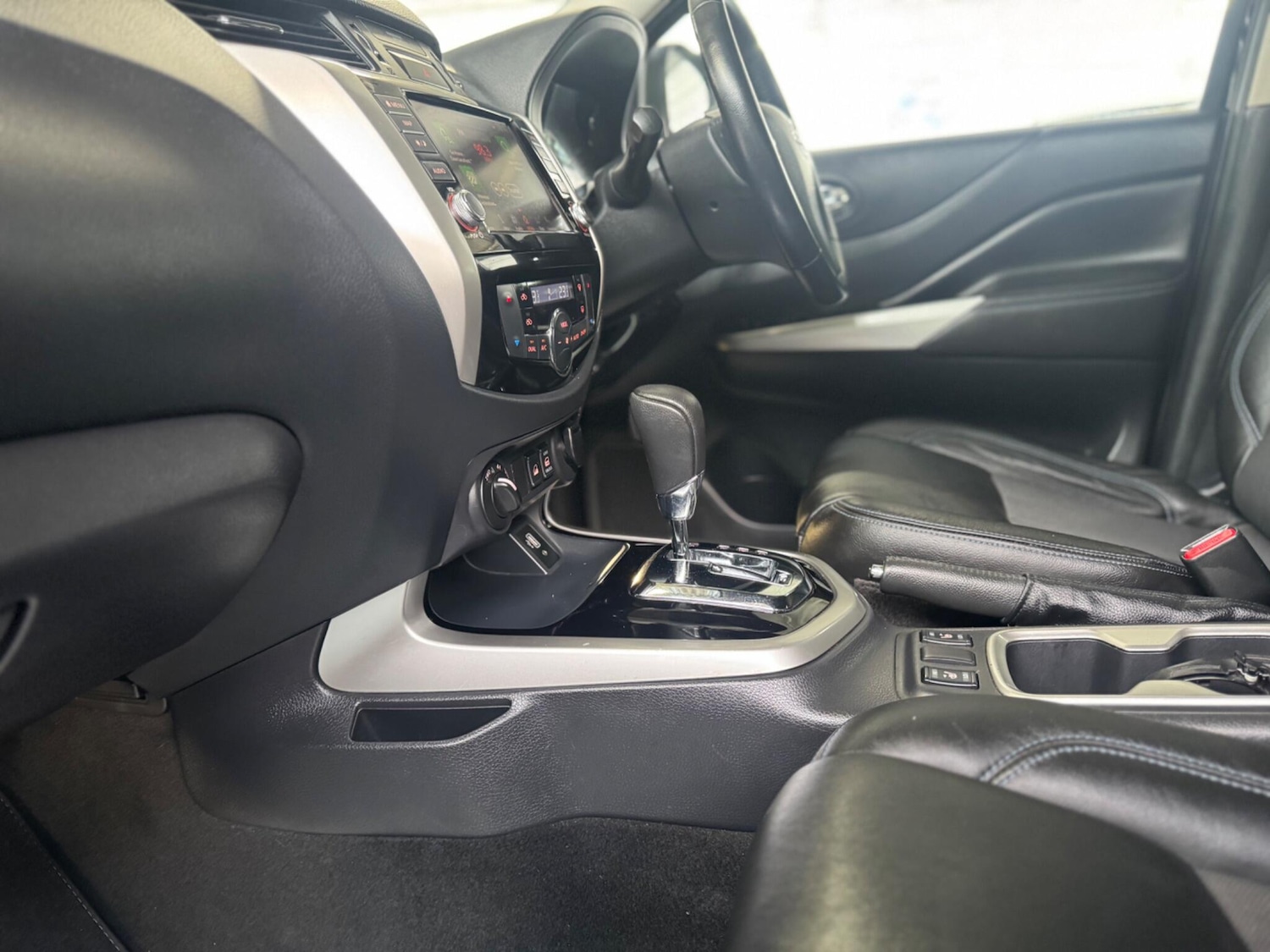 Used Nissan Navara 2021 for sale - 77908712: Photo 48