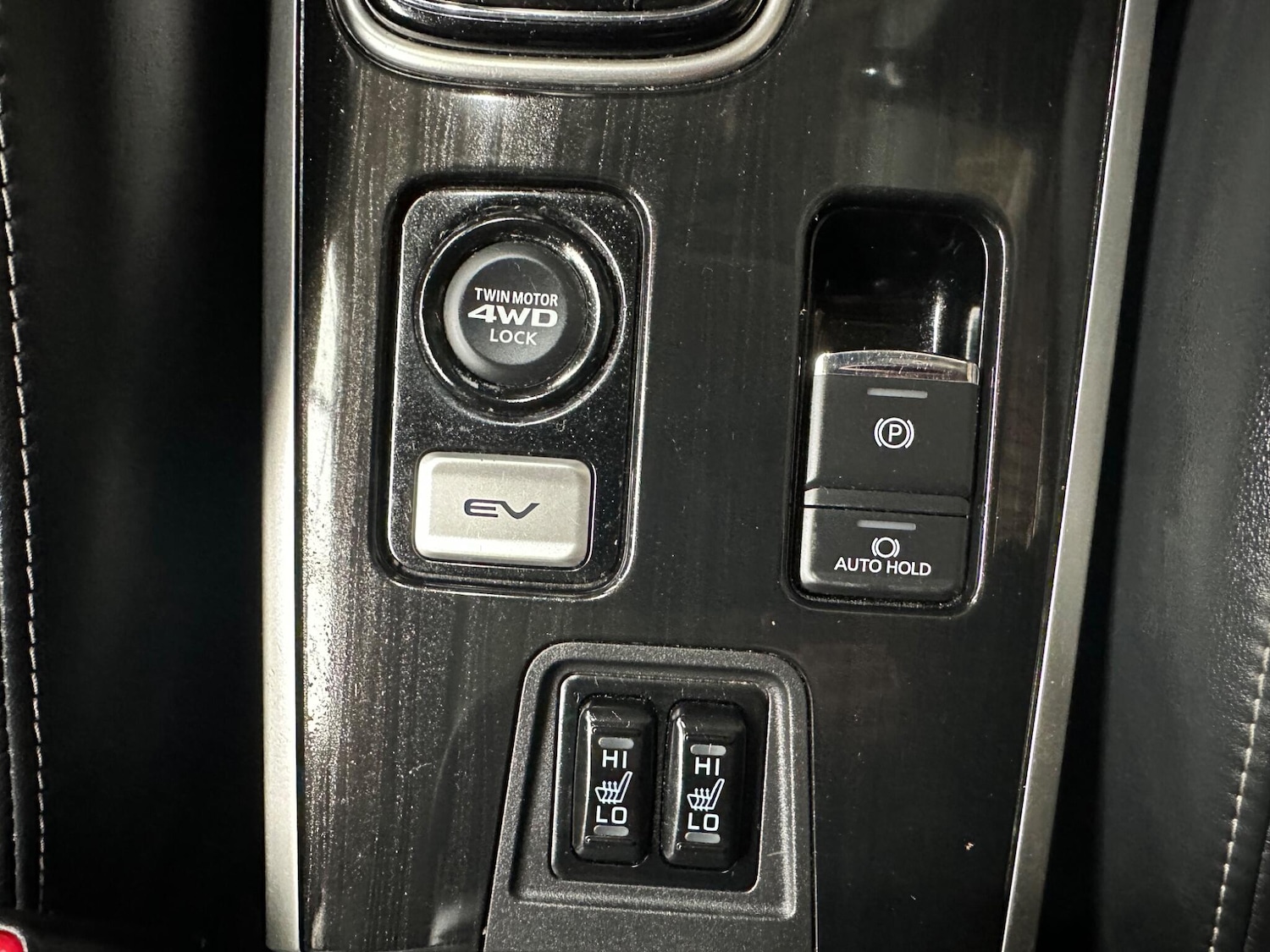 Used Mitsubishi Outlander 2017 for sale - 77695689: Photo 24