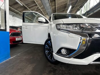 Used Mitsubishi Outlander 2018 for sale - 77695689: Photo