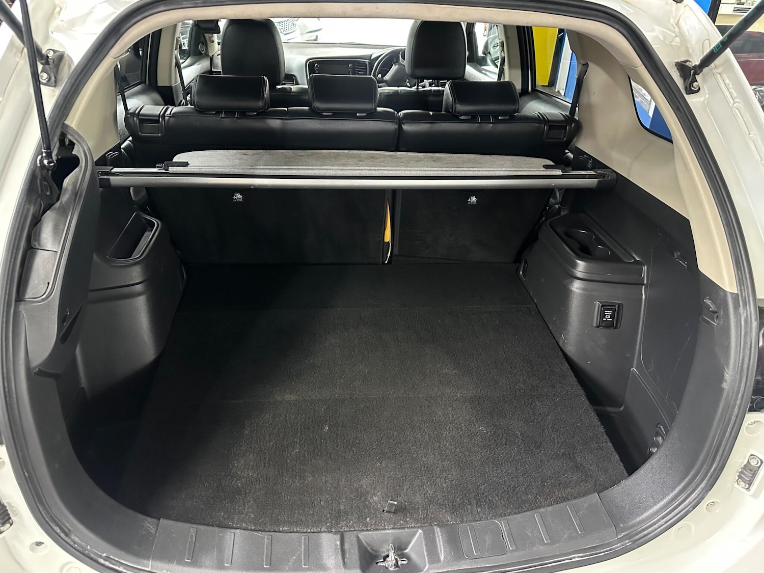 Used Mitsubishi Outlander 2017 for sale - 77695689: Photo 41