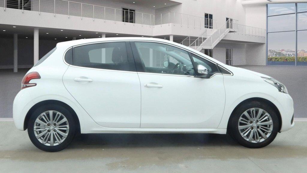 Used Peugeot 208 2016 for sale - 77345093: Photo 11