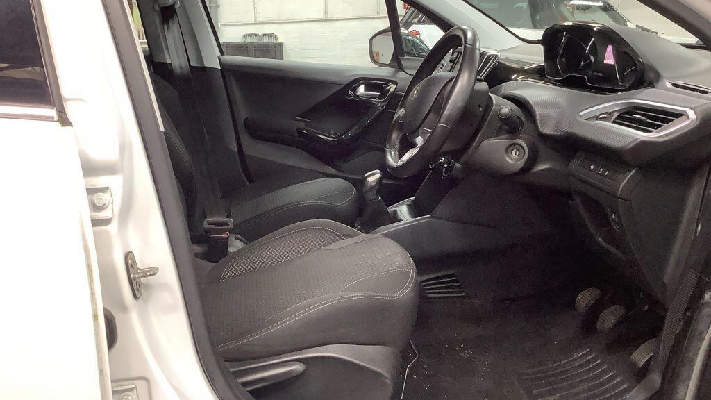 Used Peugeot 208 2016 for sale - 77345093: Photo 15
