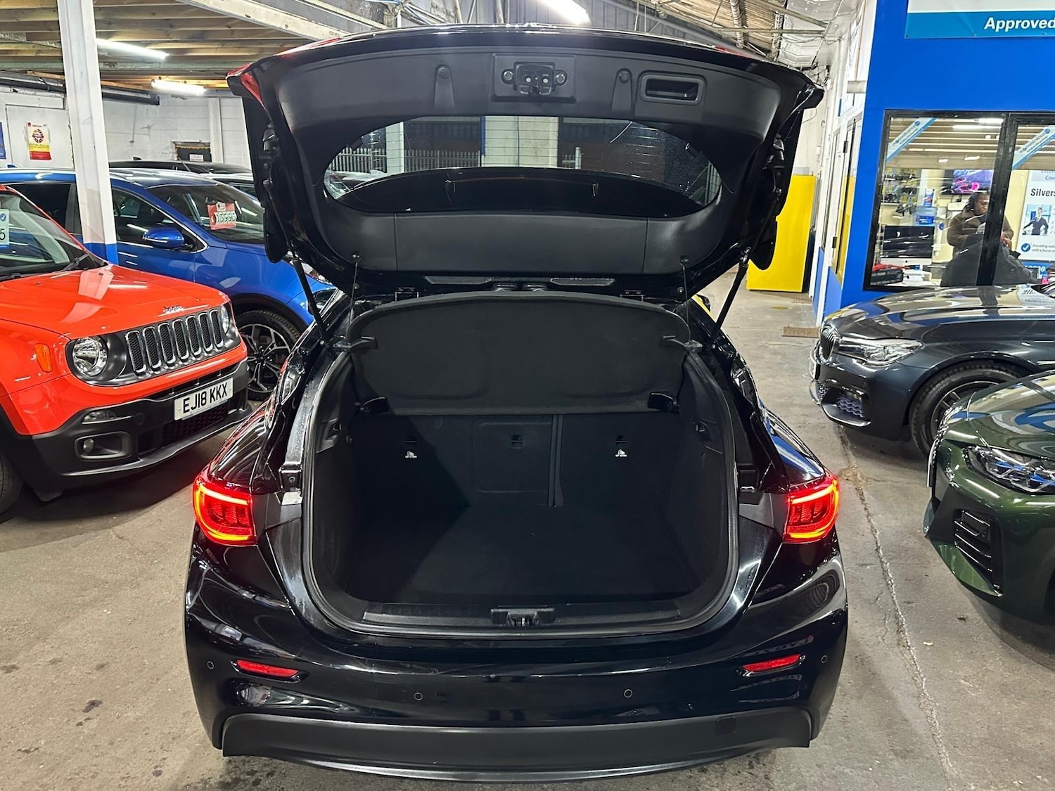 Used Infiniti Q30 2017 for sale - 76714701: Photo 20