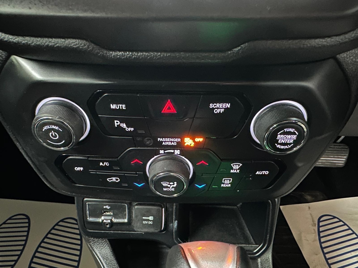 Used Jeep Renegade 2018 for sale - 76990235: Photo 30