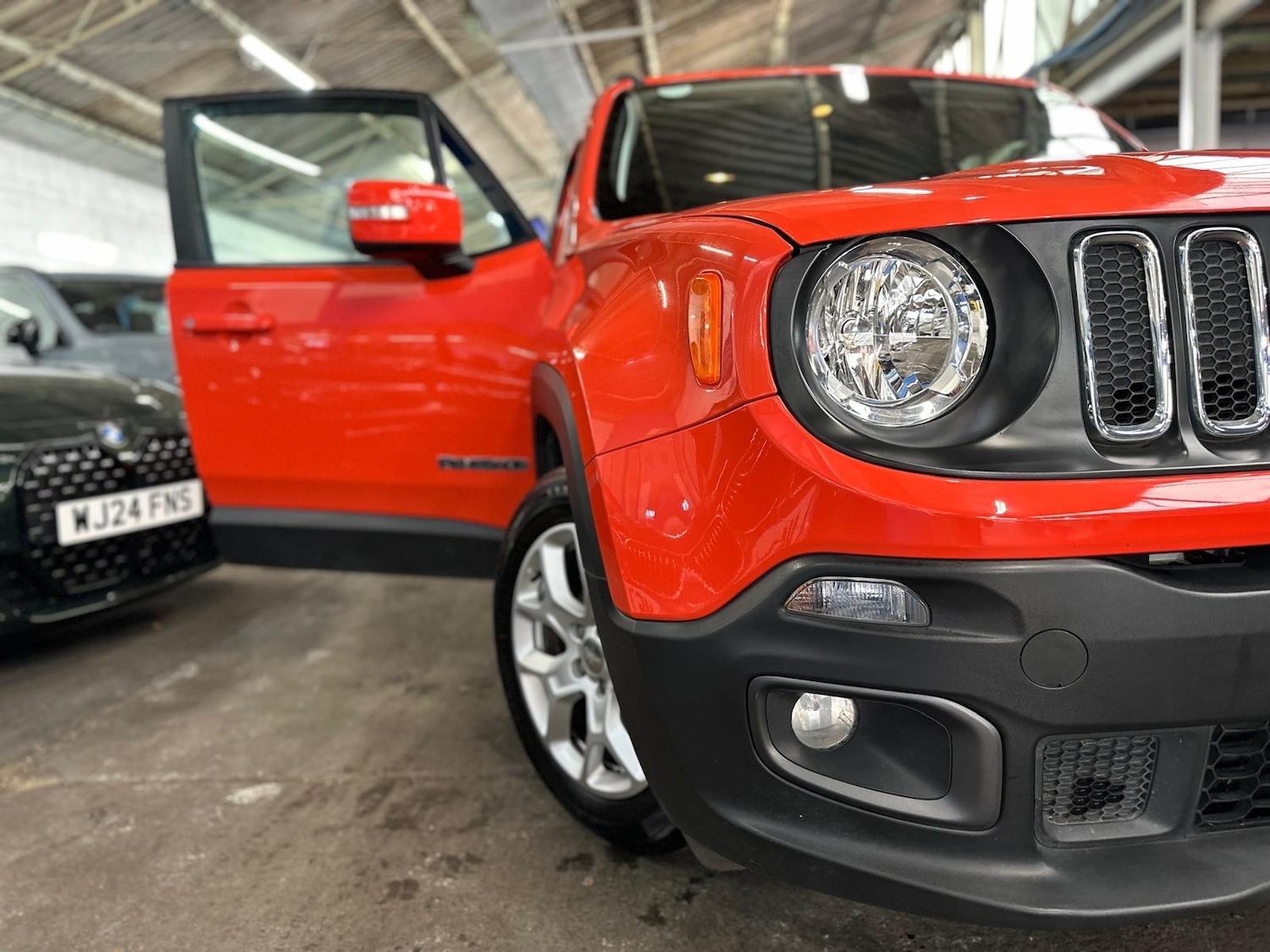 Used Jeep Renegade 2018 for sale - 76990235: Photo 4