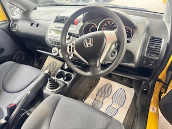 Used Honda Jazz 2005 for sale - 75915000: Photo