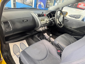 Used Honda Jazz 2005 for sale - 75915000: Photo