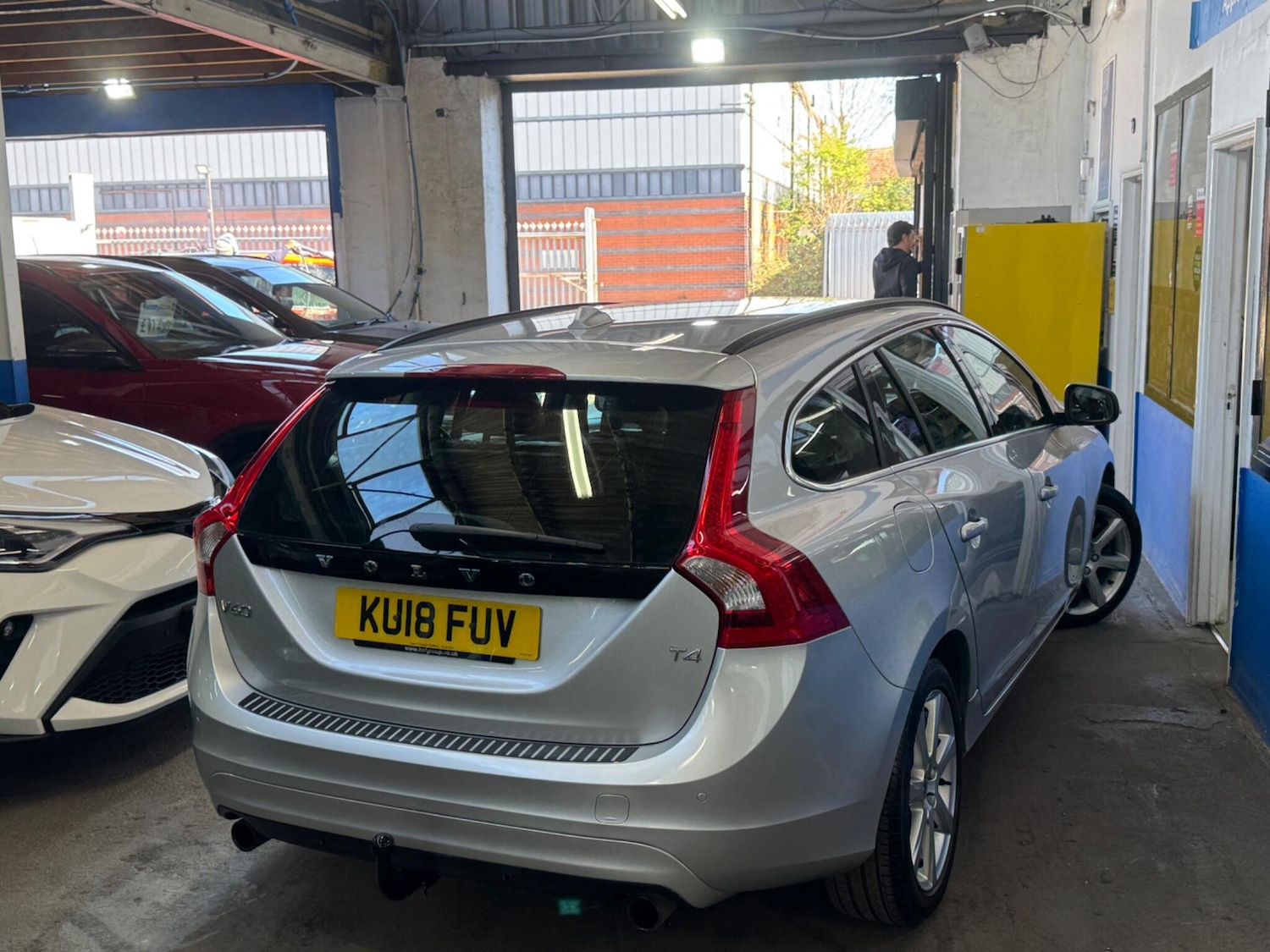 Used Volvo V60 2018 for sale - 78157777: Photo 14