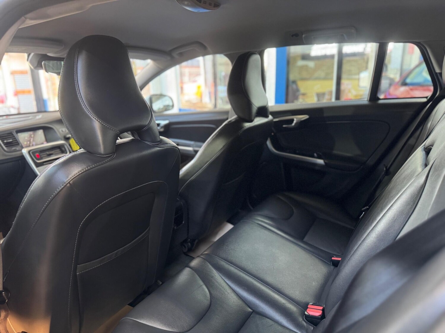 Used Volvo V60 2018 for sale - 78157777: Photo 32