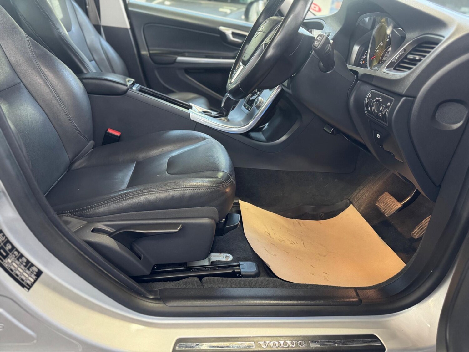 Used Volvo V60 2018 for sale - 78157777: Photo 34