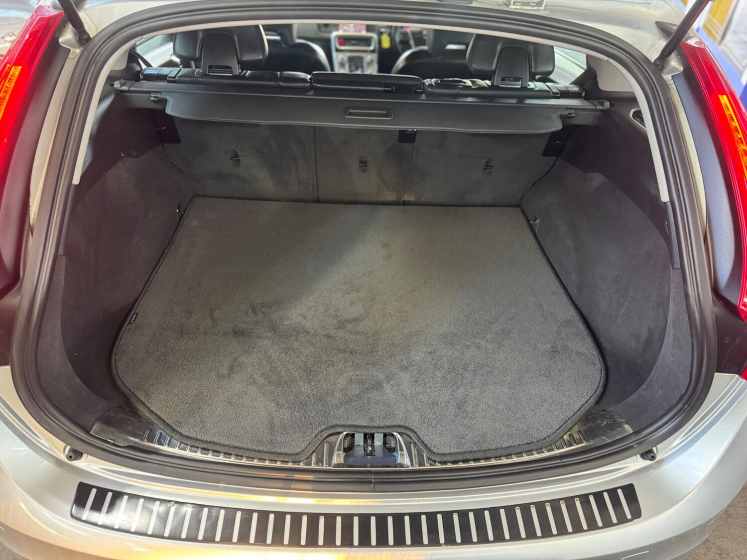 Used Volvo V60 2018 for sale - 78157777: Photo 43