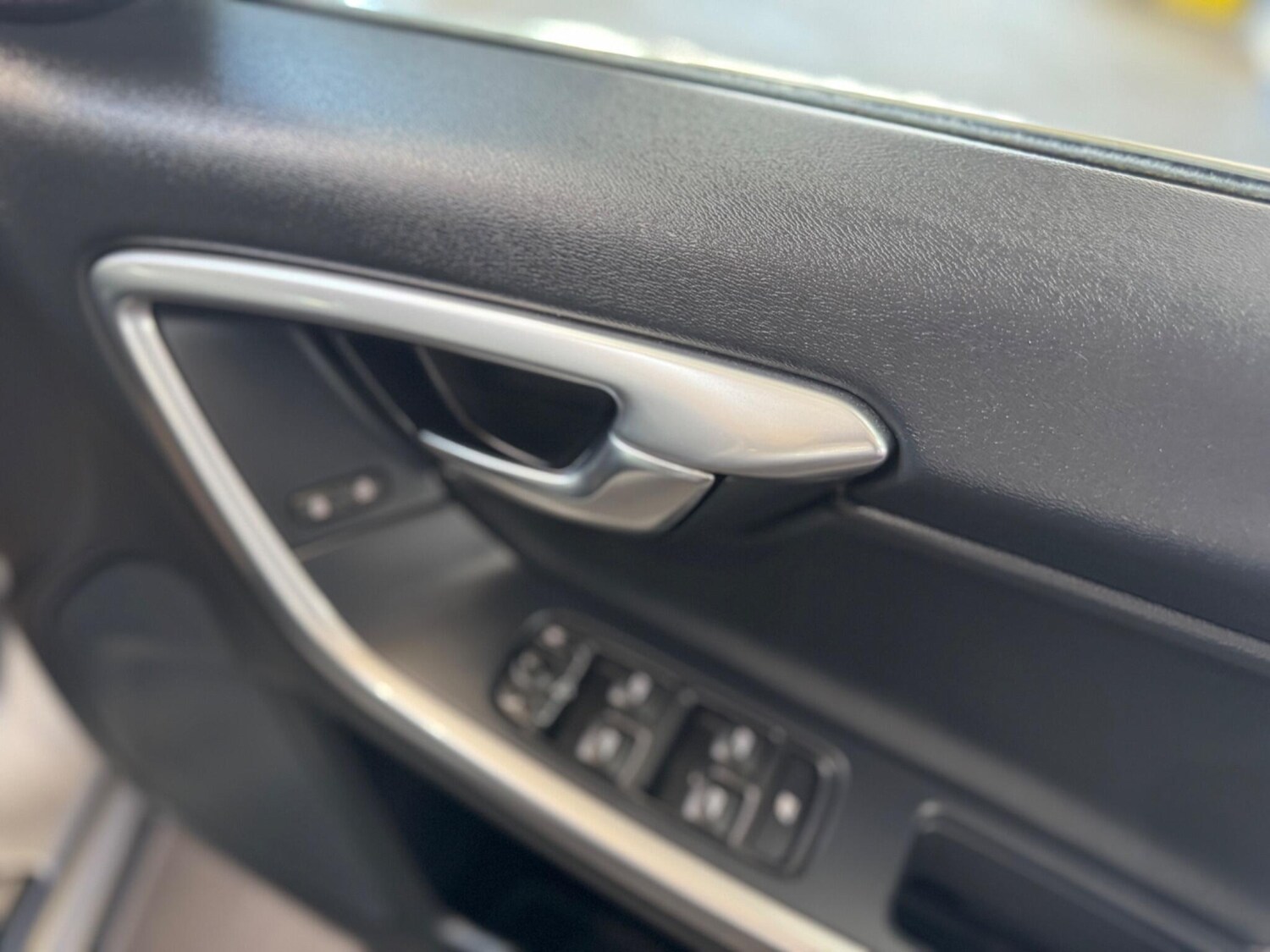 Used Volvo V60 2018 for sale - 78157777: Photo 45