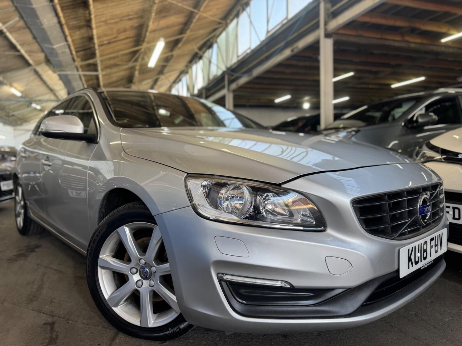 Used Volvo V60 2018 for sale - 78157777: Photo 5