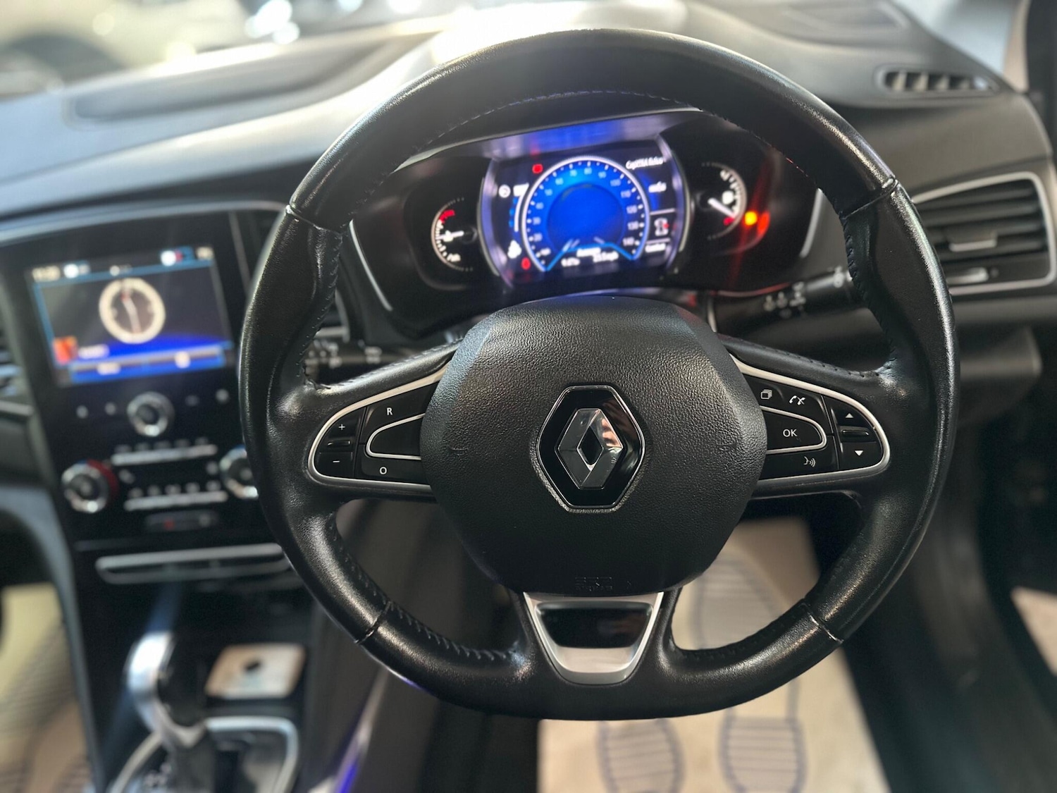 Used Renault Megane 2018 for sale - 77925994: Photo 26