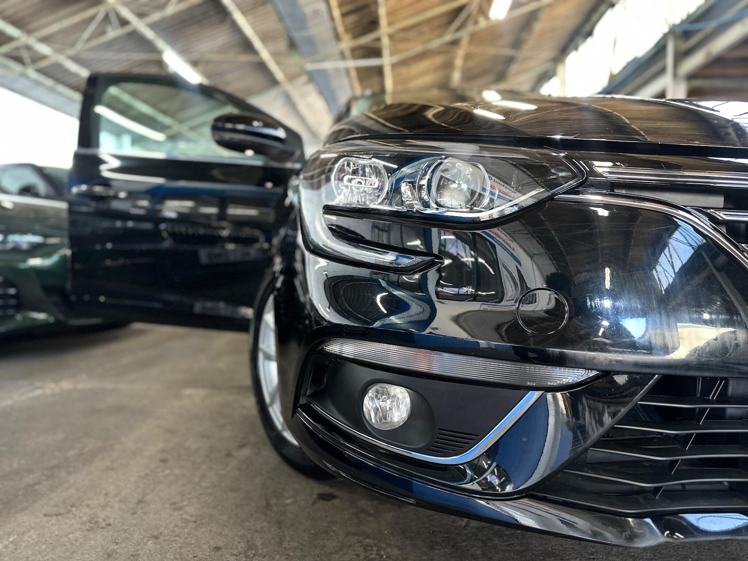 Used Renault Megane 2018 for sale - 77925994: Photo 3