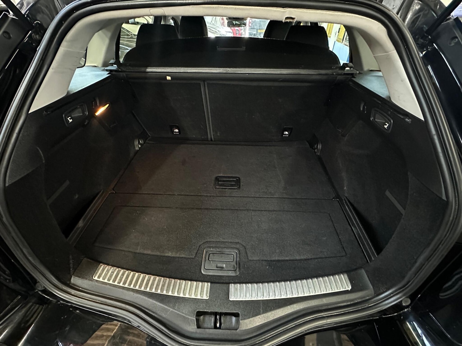 Used Renault Megane 2018 for sale - 77925994: Photo 38