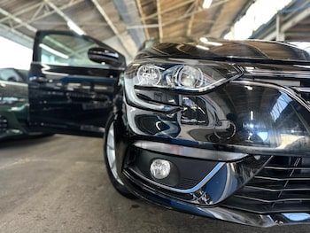 Used Renault Megane 2018 for sale - 77925994: Photo