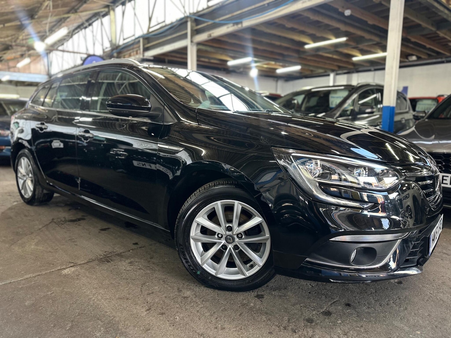 Used Renault Megane 2018 for sale - 77925994: Photo 5
