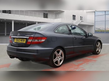 Used Mercedes-Benz CLC 2011 for sale - 75838919: Photo
