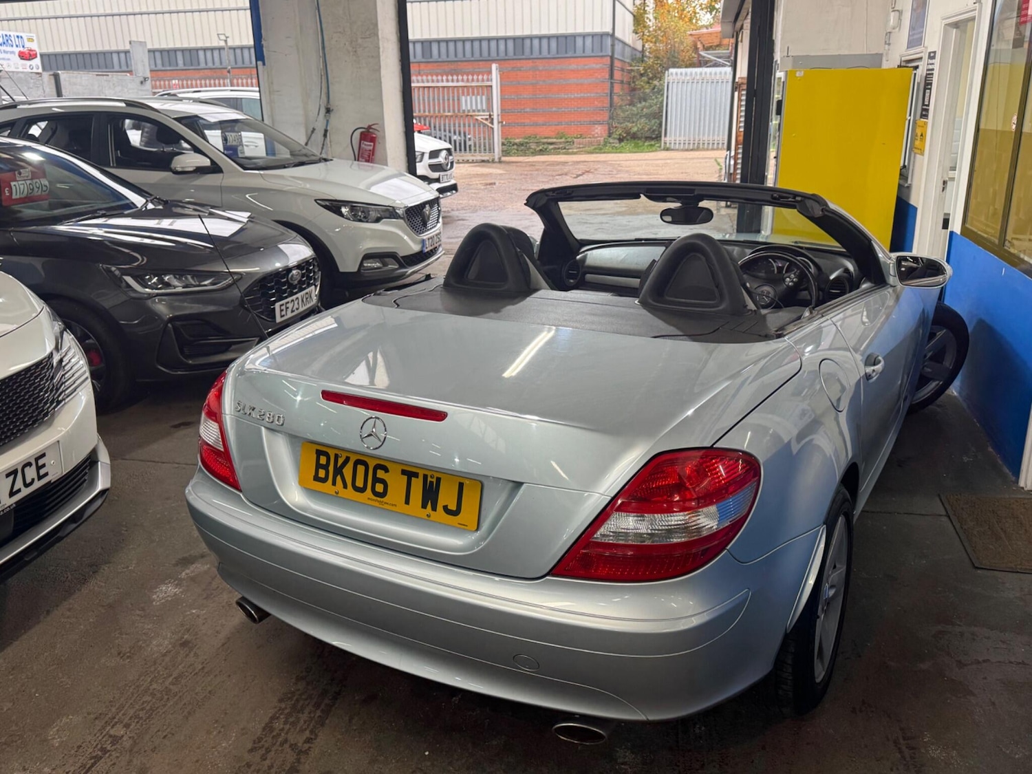 Used Mercedes-Benz SLK 2006 for sale - 76499353: Photo 11