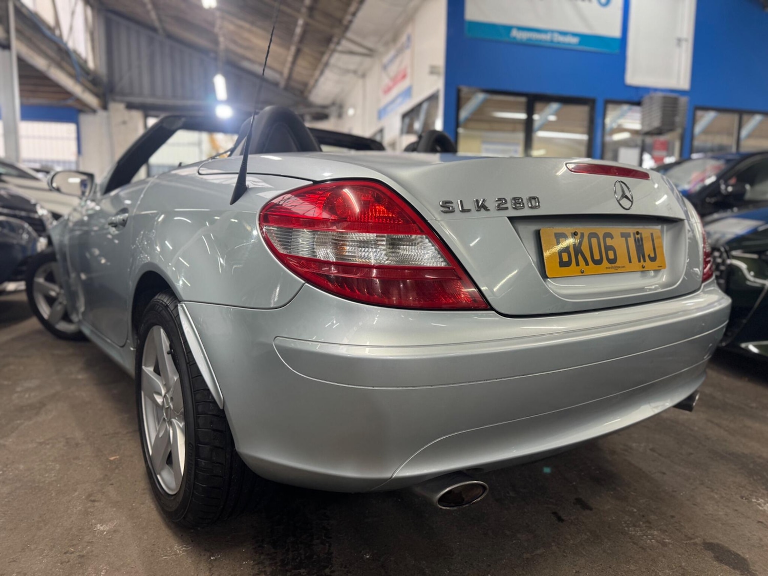 Used Mercedes-Benz SLK 2006 for sale - 76499353: Photo 15
