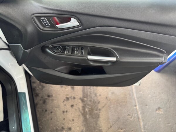 Used Ford Kuga 2016 for sale - 75687852: Photo 36