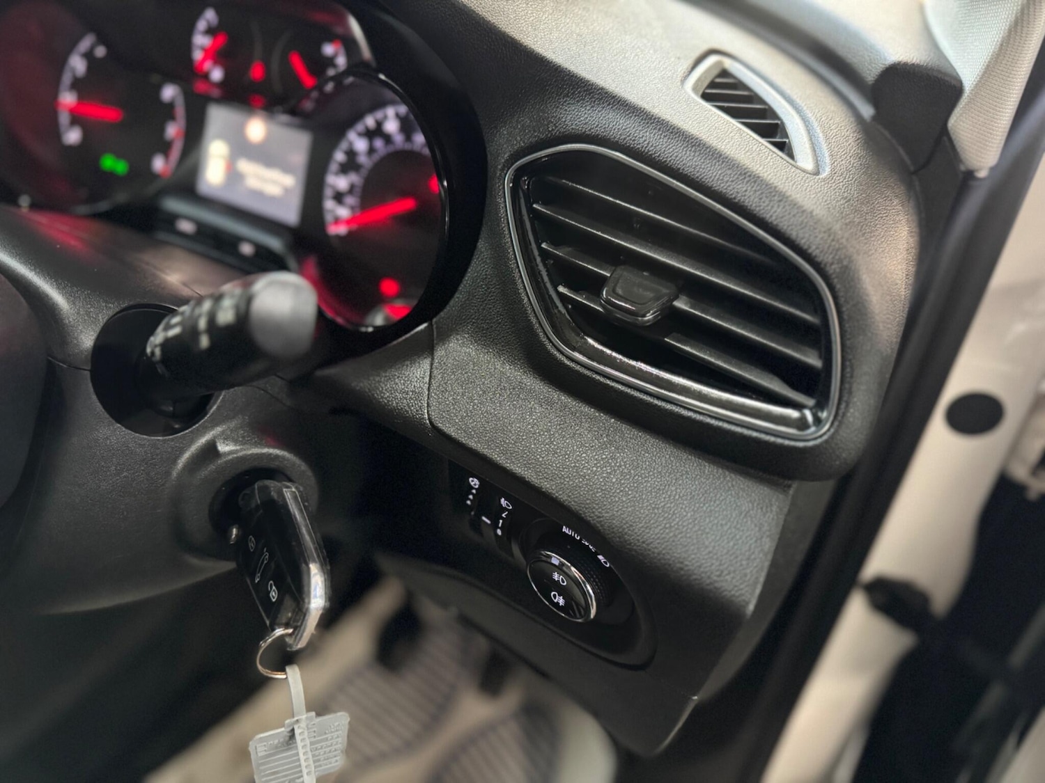 Used Vauxhall Grandland X 2018 for sale - 77143008: Photo 31