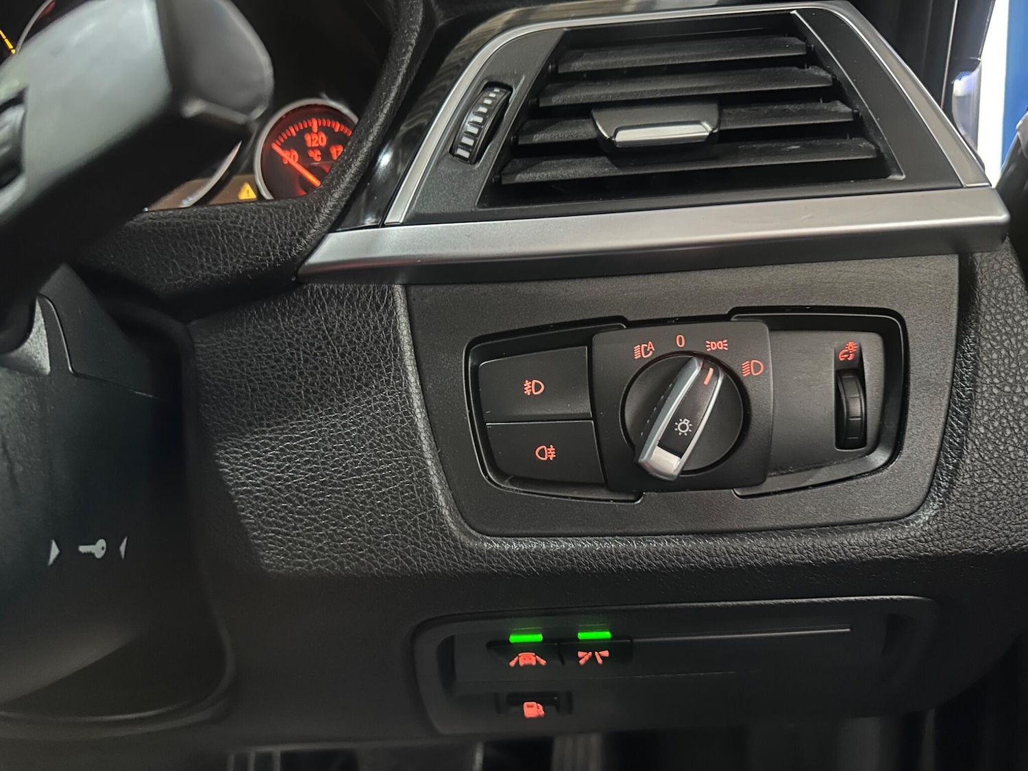 Used BMW 3 Series 2018 for sale - 77625639: Photo 24