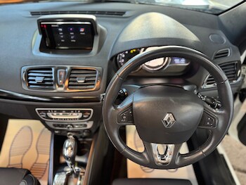 Used Renault Megane 2015 for sale - 77723731: Photo