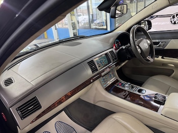 Used Jaguar XF 2011 for sale - 79601946: Photo