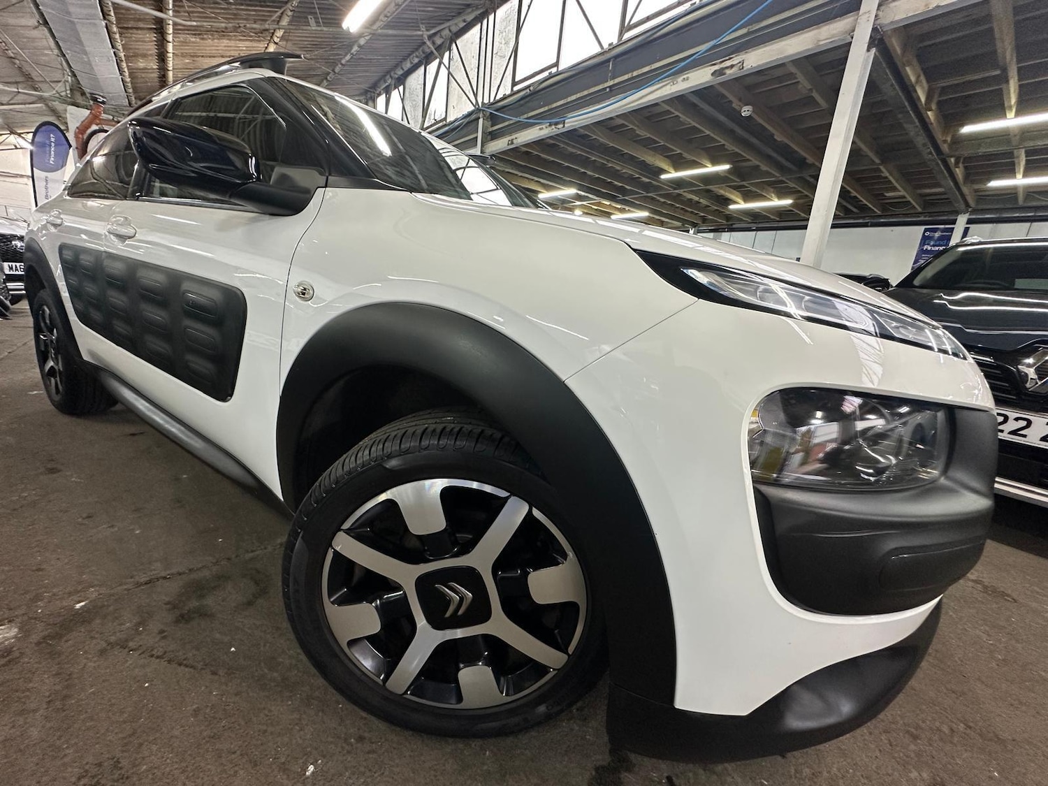 Used Citroen C4 Cactus 2017 for sale - 76425304: Photo 6